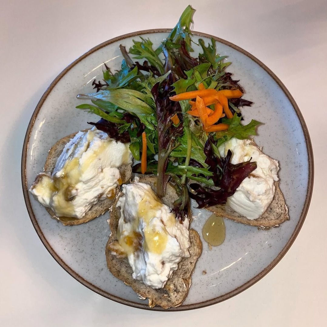 Tartine Ricotta, Walnuts & Apricot