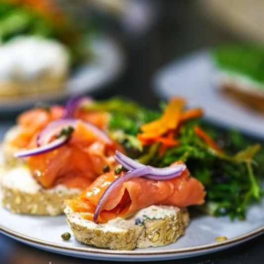 Tartines Salmon & Boursin